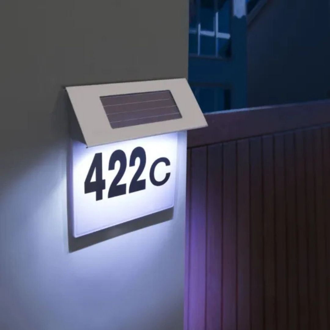 Numar de casa cu iluminare 4LED si incarcare solara, senzor- merimag.ro Numar de casa cu iluminare 4LED si incarcare solara, senzor