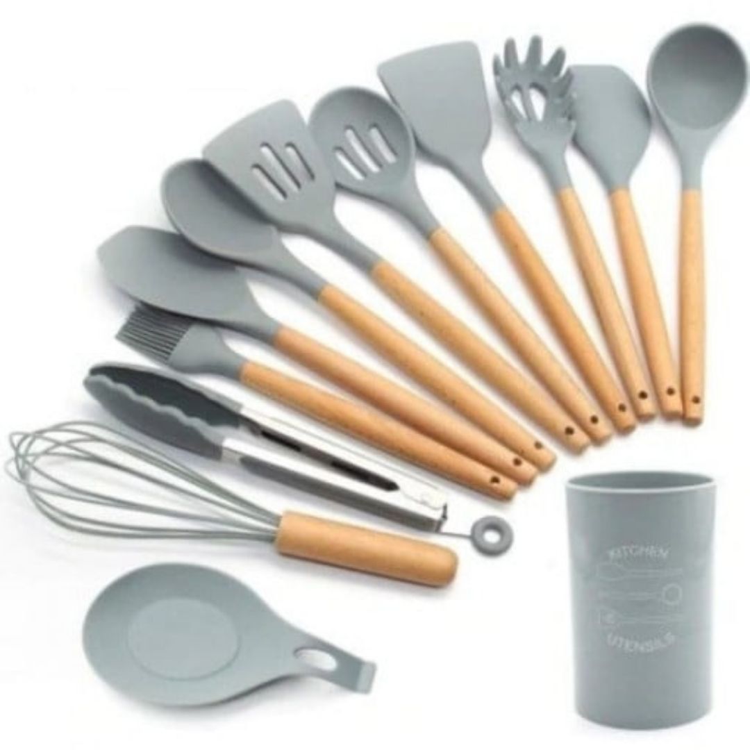 Set 12 Ustensile de Gatit din Silicon cu Maner Rezistent din Bambus si Suport, Gri - merimag.ro1 Set 12 Ustensile de Gatit din Silicon cu Maner Rezistent din Bambus si Suport, Gri